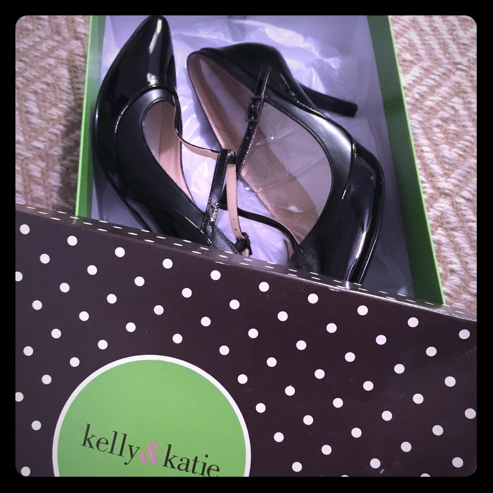 Kelly&Katie NEW Black patent leather t-strap heels